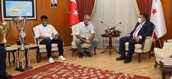 Başbakan Saner, Karamanoğlu ve beraberindeki heyet ile görüştü