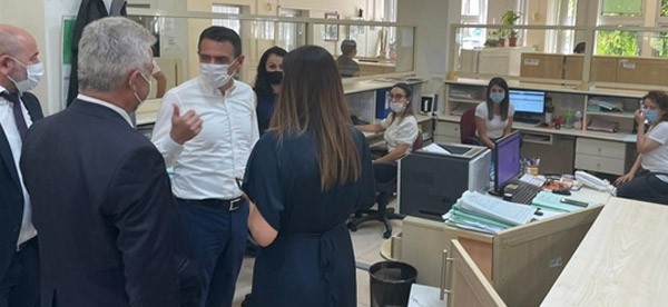 Maliye Bakanı Oğuz personel ile bayramlaştı