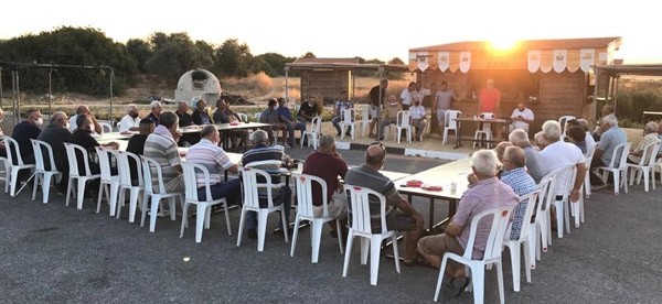 EZKOOP ile Zeytin Koop Mehmetçik Belediyesi pazar yerinde zeytin üreticileri ile bir araya geldi