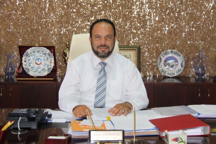 Sadıkoğlu: Çifte bayram, çifte mutluluk yaşıyoruz