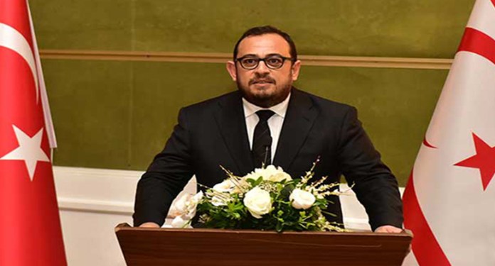 Hem iktidara hem muhalefete yüklendi: Gençlere yazık