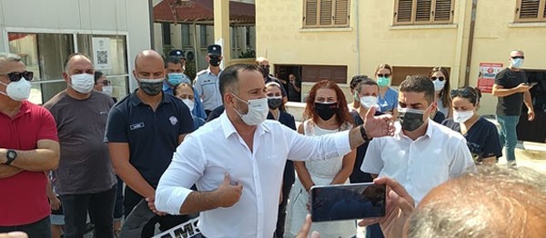 KTAMS Sağlık Bakanlığı’na Siyah Çelenk Bıraktı