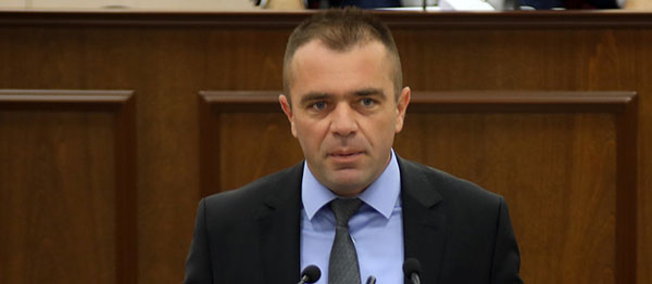 Şahiner’den Arıklı’ya yanıt: Sözünüzün değeri itibarınız kadardır