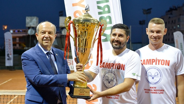 Tatar, Tenis Federasyonu’nun Kupa Töreni’ne katıldı