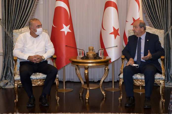 Tatar,  Sertoğlu başkanlığındaki Kıbrıs Türk Futbol Federasyonu yönetimini kabul etti