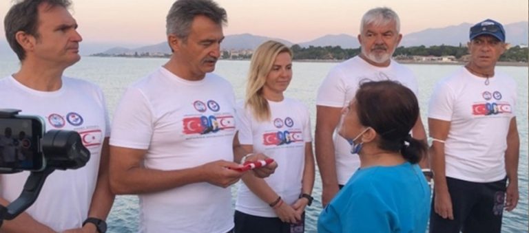Kıbrıs Barış Harekatı’nın yıl dönümü dolayısıyla Mersin’den KKTC’ye yüzmeye başladılar