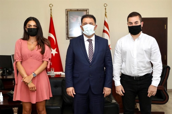 Saner: Gençlere her zaman yardıma hazırız