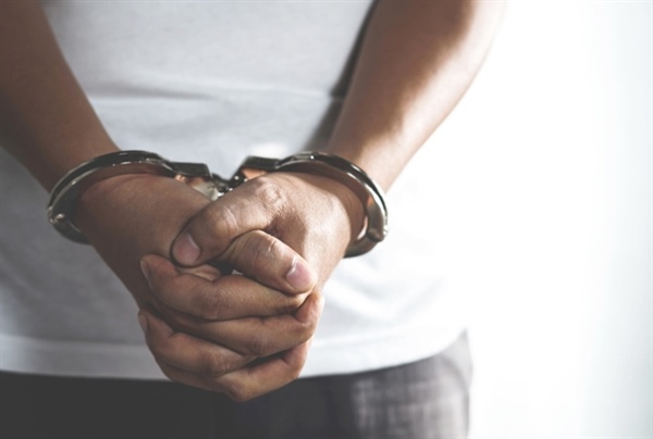 Girne’de iki ayrı hırsızlık olayına karıştığı tespit edilen 2 kişi tutuklandı.