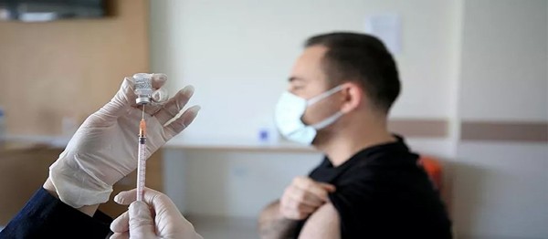 İsveçli uzman Sällberg: Beşinci doz aşı bile gerekebilir