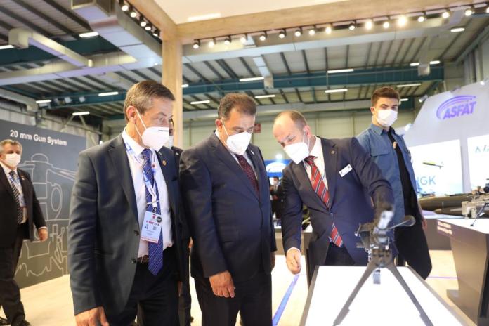 Başbakan Saner İstanbul’da IDEF 21 Fuarı’nı ziyaret etti