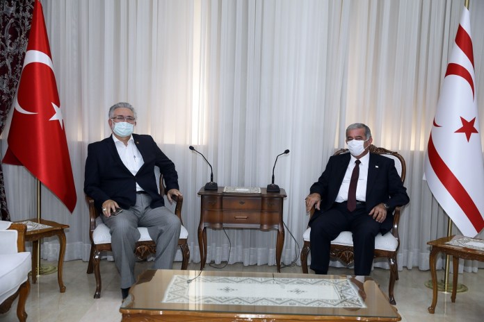 Meclis Başkanı Sennaroğlu, Kıbrıs Vakıflar İdaresi Genel Müdürü Benter’i kabul etti