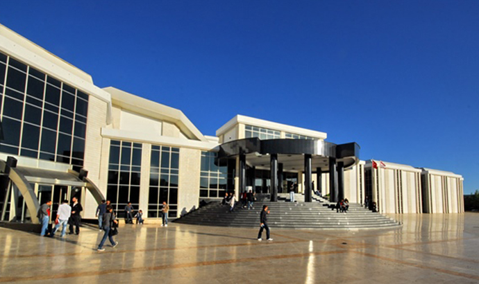 Yakın Doğu Üniversitesi akademisyenleri Avrupa’da ilk 200’de Dünyada ilk 500’de