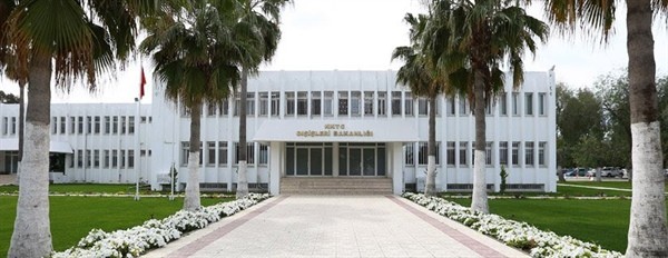 Dışişleri Bakanlığı, Liane den Haan’ı eleştirenleri kınadı