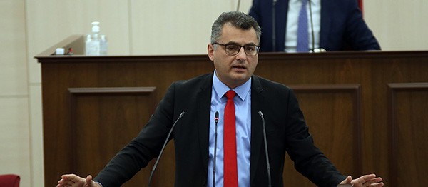 Erhürman: Tatar, toplumu bölüyor…