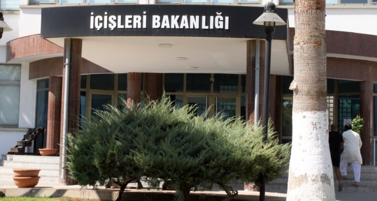 Aşısız kişiler PCR göstermek zorunda