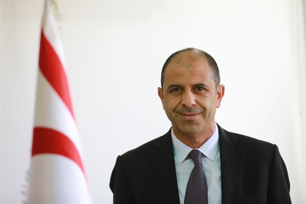 Özersay: Aşılı vatandaşlarımızın yurt dışına çıkışlardaki mağduriyeti giderilmeli