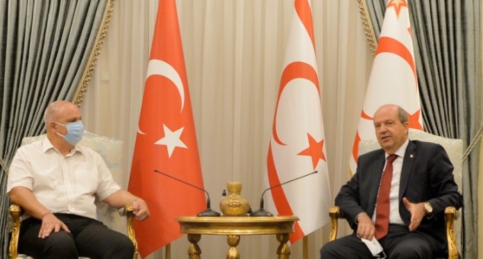Cumhurbaşkanı Tatar, Kıbrıs Türk Satranç Federasyonu  heyetini kabul etti