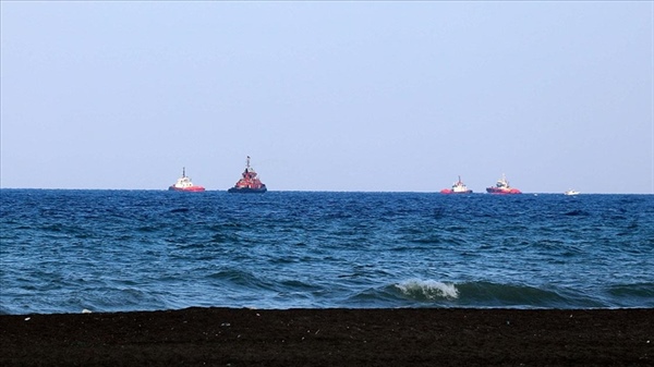 NENE HATUN GEMİSİ, PETROL SIZINTISINA İLİŞKİN TEMİZLİK ÇALIŞMASINA BAŞLADI
