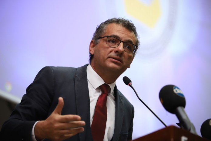 Erhürman’dan hükümete eleştiri