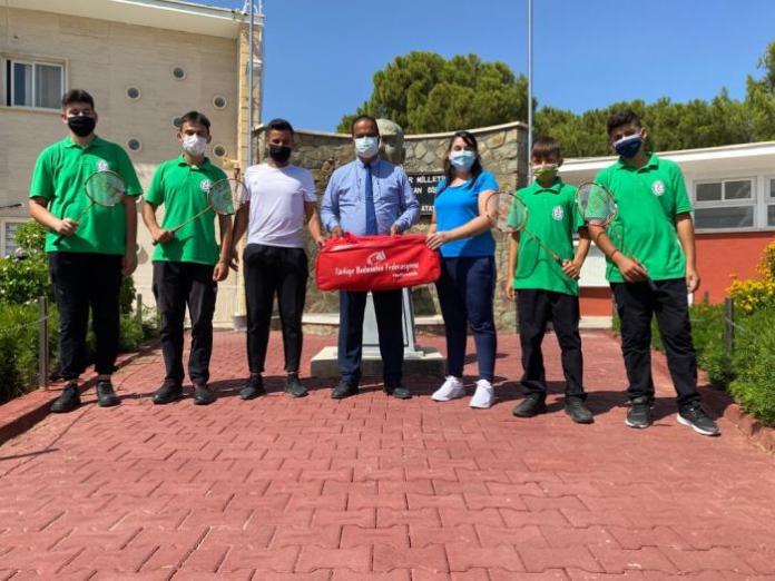 Badminton Federasyonu, Köy Projesi adı altında okullara malzeme desteğinde bulundu