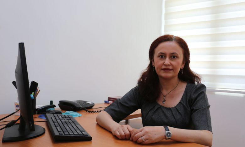 LAÜ Öğretim Üyesi Yenal, normal ve sezaryen doğum hakkında bilgilendirmelerde bulundu