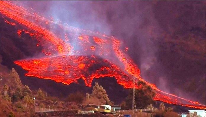 La Palma’da lav akışı sürüyor
