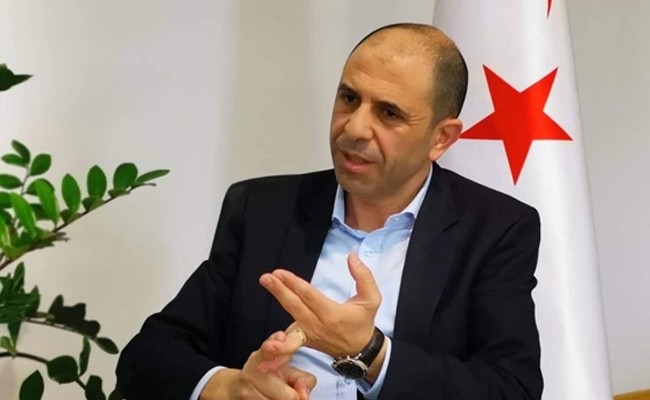 Özersay: Ülkeye gelişler, sağlıkta riski artırmadan kolaylaştırılmalı