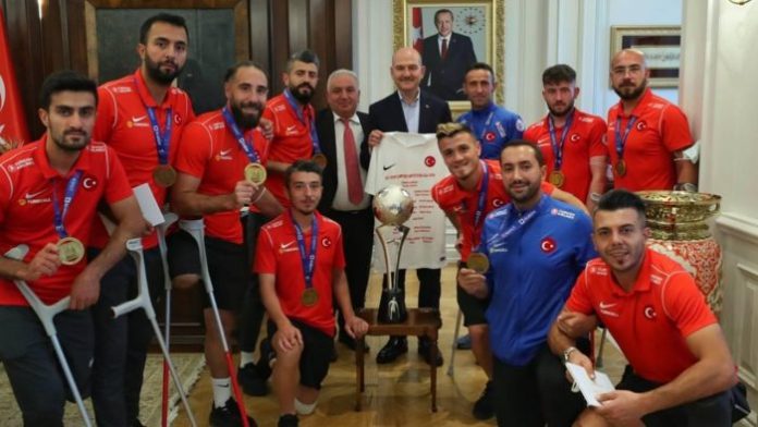 Ampute Milli Futbol Takımı’ndan Bakan Soylu’ya ziyaret