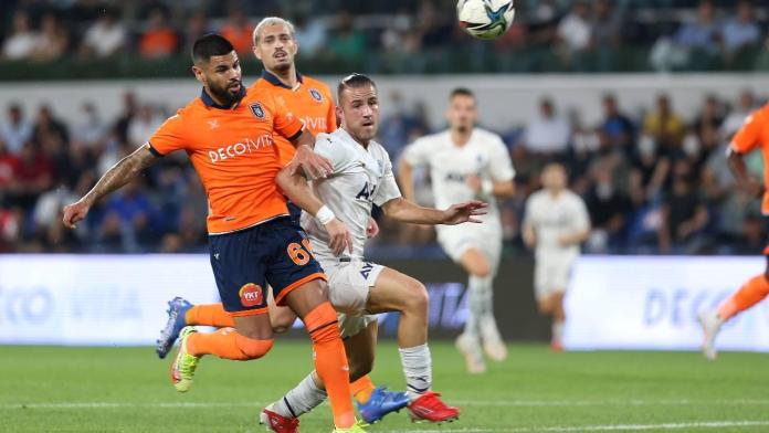 Fenerbahçe Başakşehir’e 2 golle yenildi