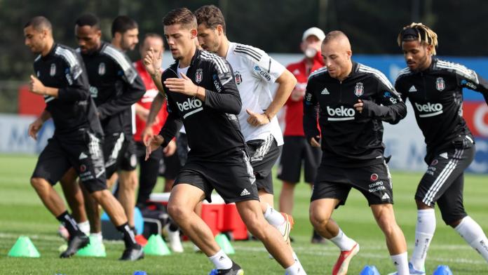 Beşiktaş’ta üç oyuncu 11’e dönüyor