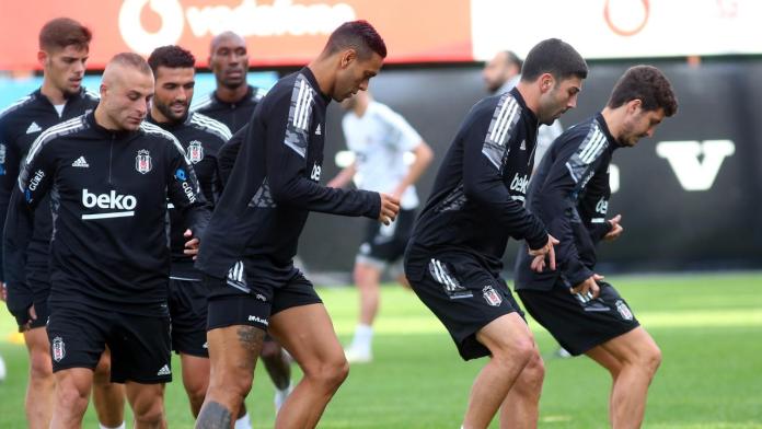 Beşiktaş eksiklerle İzmir’e gidiyor