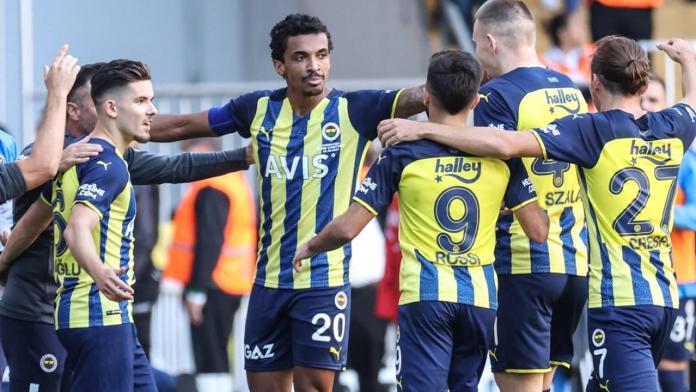 Fenerbahçe liderliğini sürdürdü