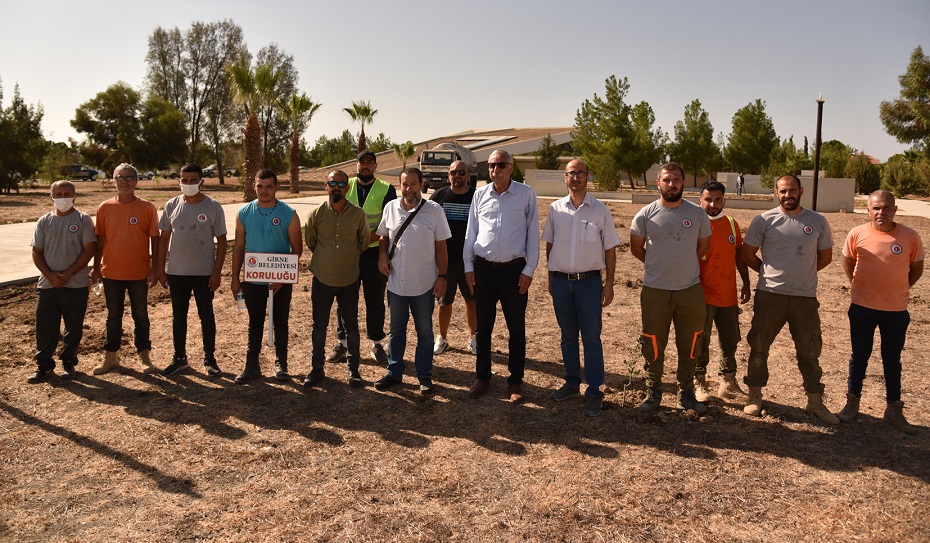 Denktaş’ın Anıt Mezarı çevresine Girne Belediyesi zeytin fidanı dikti