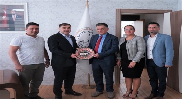 Güreş Federasyonu Başkanı Öznacar’dan Türkiye Güreş Federasyonu Başkanı Musa Aydın’a ziyaret