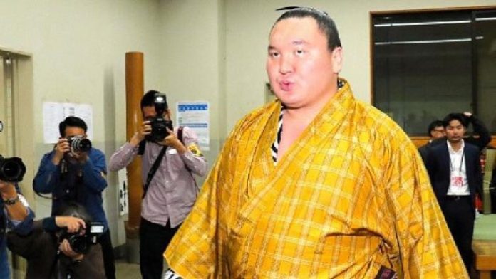 Japonya’nın başpehlivanı Hakuho sumoyu bıraktı
