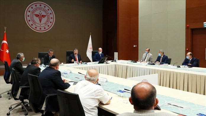 TC Sağlık Bakanı Koca: Kovid-19’dan vefat edenlerin yüzde 90’ı ya aşı olmamış veya aşıları eksik kişiler