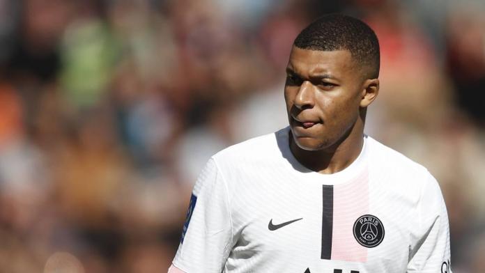 PSG’li Kylian Mbappe: Takımdan ayrılmak istediğimi söyledim