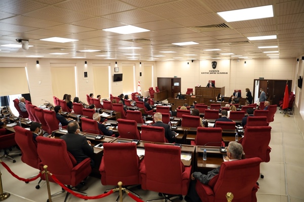 Meclis, yeni yasama yılının ilk toplantısını denetim gündemiyle toplandı
