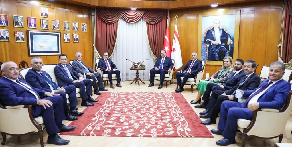 Başbakan Sucuoğlu Başbakanlık’ta