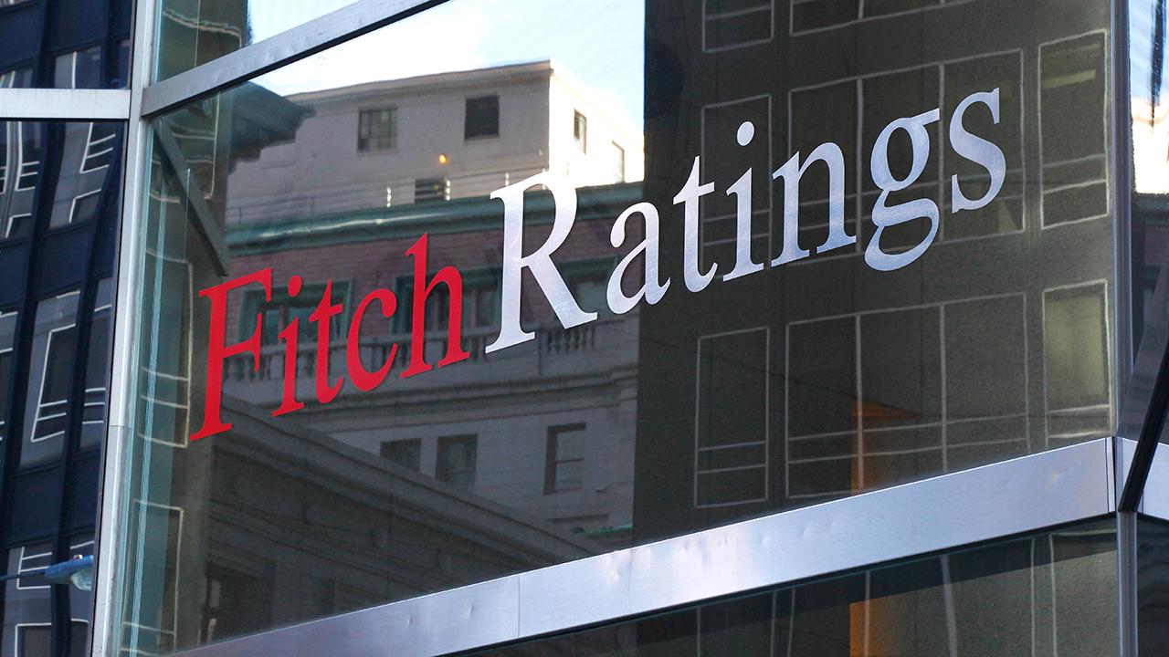 Fitch küresel büyüme tahminlerini düşürdü