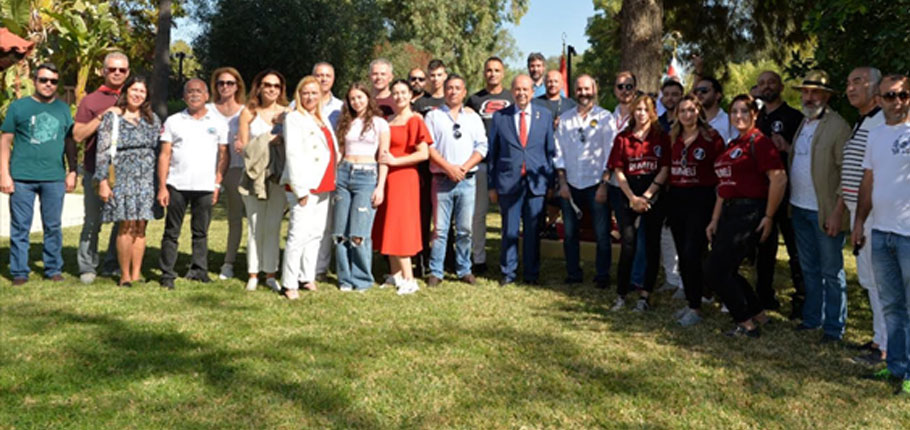11.Uluslararası Cumhuriyet Klasik Otomobil Rallisi’ne yurt dışından katılacak ekiplere Cumhurbaşkanlığı’nda resepsiyon verildi