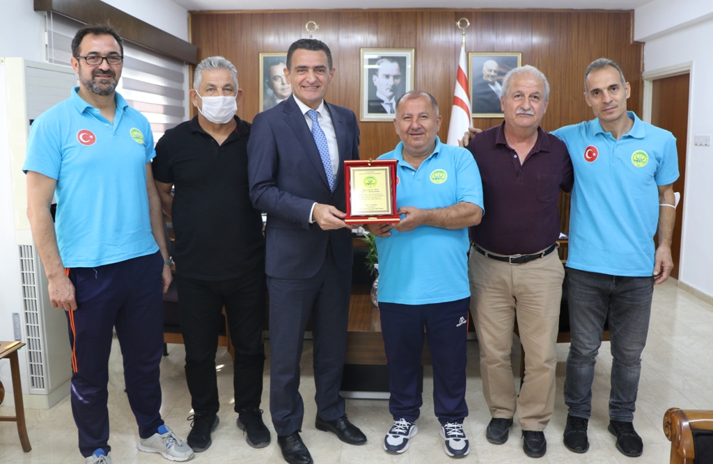 Maliye Bakanı Oğuz, Uzunköprü Master Veteranlar Derneği heyetini kabul etti – BRTK