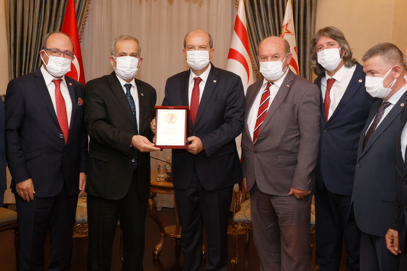 Cumhurbaşkanı Tatar, Türkiye Gazeteciler Federasyonu yetkililerini kabul etti – BRTK