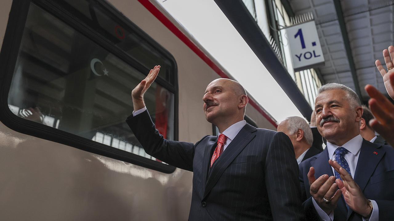 Bakan Karaismailoğlu, Turistik Doğu Ekspresi’ni uğurladı