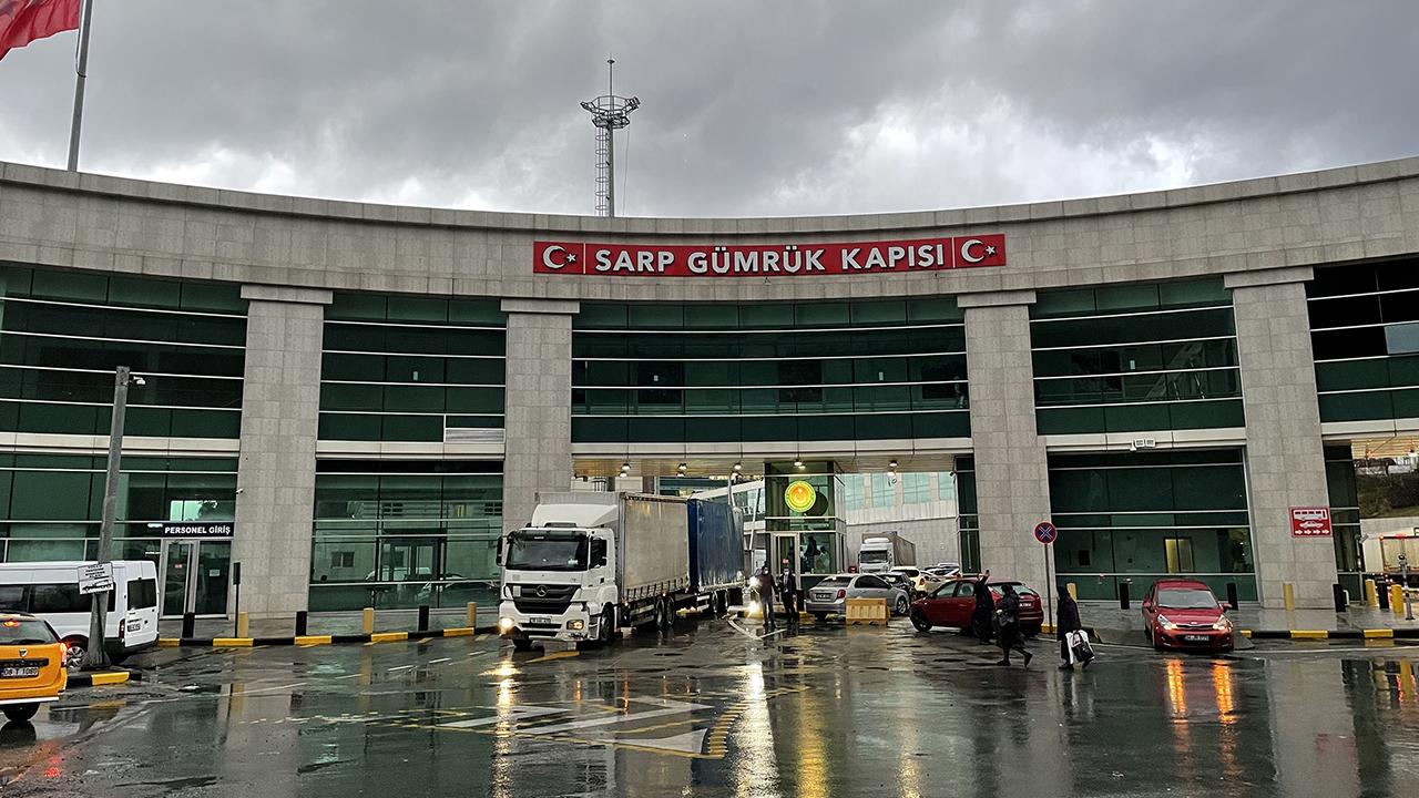 Sarp’ta 726 tır geçişiyle yeni rekor kırıldı
