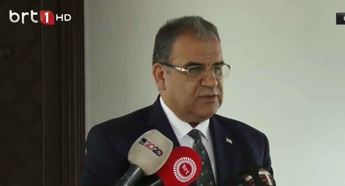 Sucuoğlu,Cumhurbaşkanı Tatar’a yeni kabineyi sunuyor