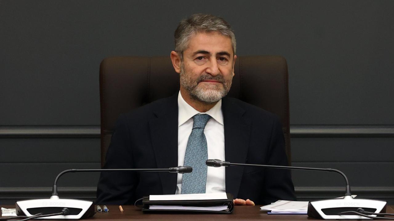 Bakan Nebati: Petrol fiyatlarındaki gevşeme akaryakıt fiyatlarına ivedilikle yansıtılmıştır