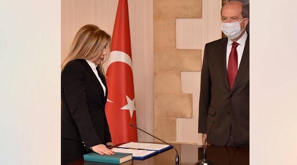 Yüksek Yönetim Denetçisi  İlkan Varol Cumhurbaşkanı Tatar huzurunda yemin ederek resmen görevine başladı
