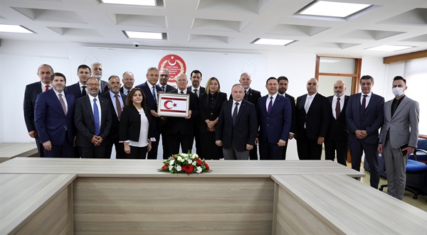 Cumhuriyet Meclisi Başkanı Töre, TÜRSAB heyetini kabul etti