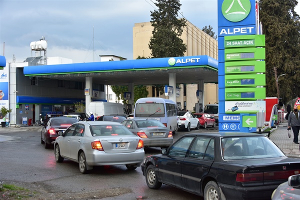 Benzinciler Birliği, K-Pet ve ALPET’in zam sonrası benzincilere yakıt vermeye başladığını duyurdu